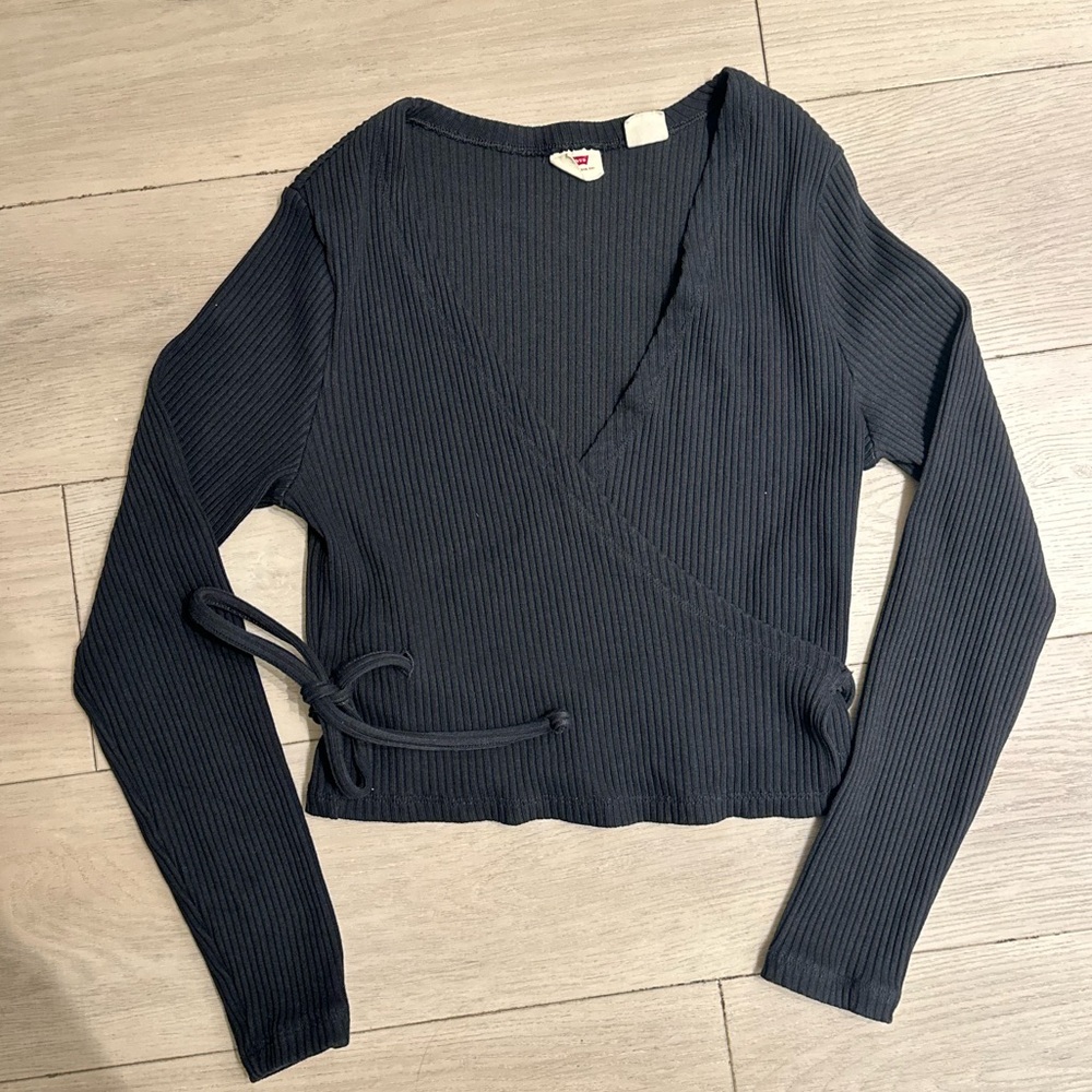 Levi's Black Ribbed Top Size‎ Medium